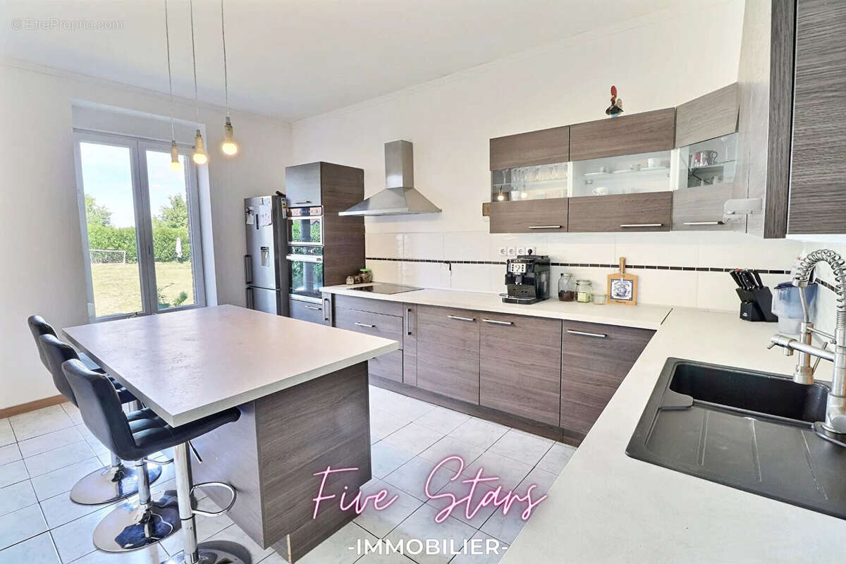 Maison à DOMMARY-BARONCOURT