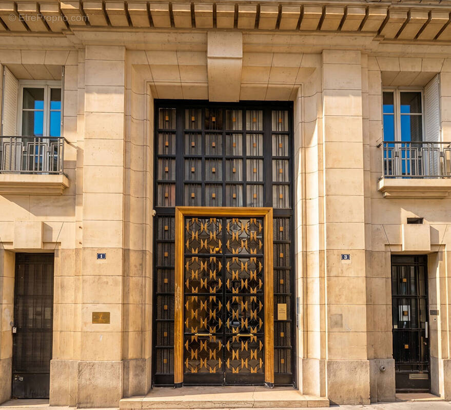 Appartement à PARIS-14E