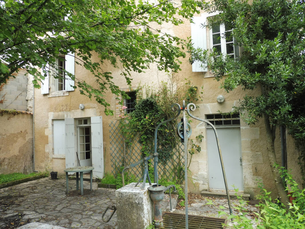 Maison à RIBERAC