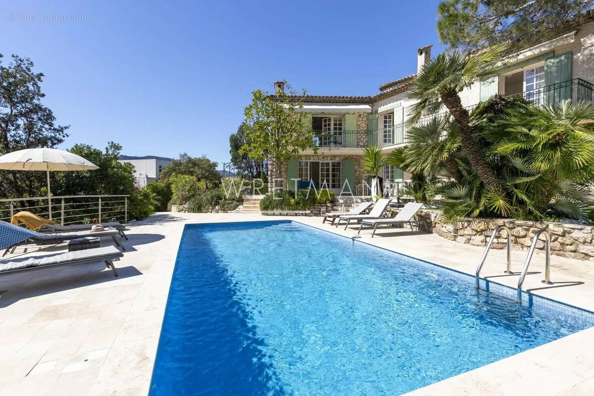 Maison à MANDELIEU-LA-NAPOULE