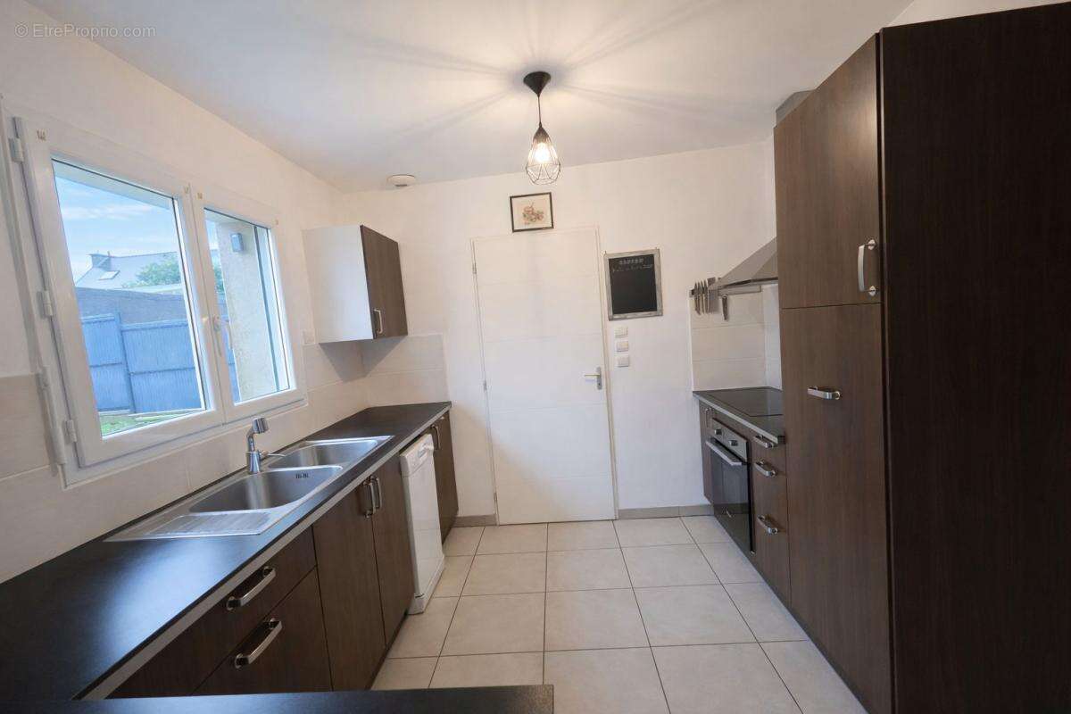 Maison à LE RELECQ-KERHUON