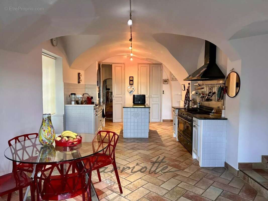 Maison à MONTELIMAR