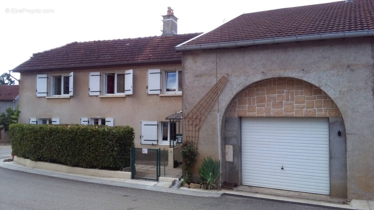 Maison à MONT-LE-VERNOIS