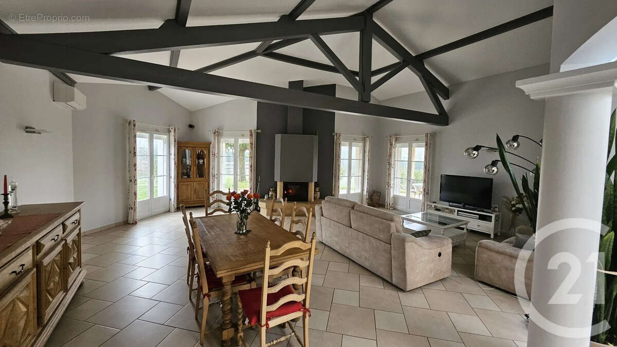 Maison à SAINTE-EUPHEMIE