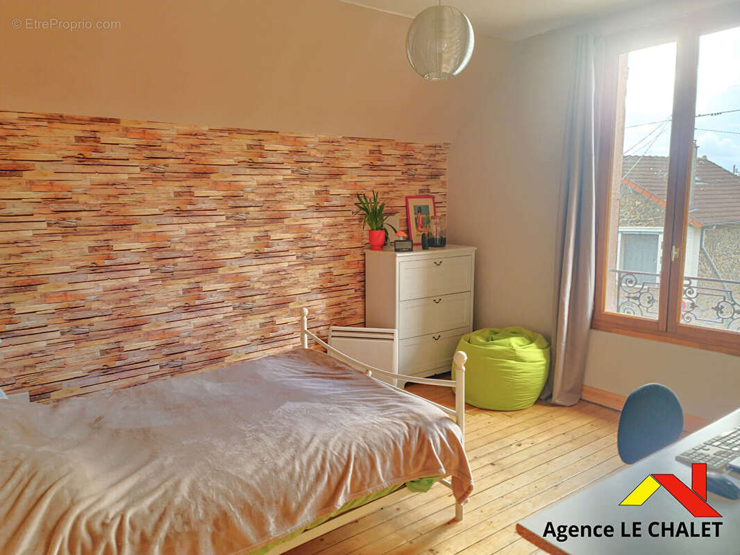 Maison Villeneuve Le Roi 4 pièce(s) 81.1 m2- 2 chambre(s) - photo 7