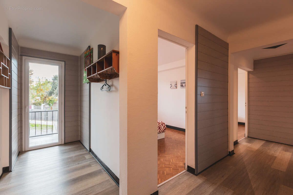 Appartement à ANGRESSE