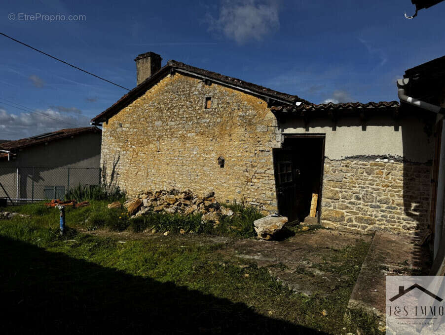 Maison à BEAULIEU-SUR-SONNETTE