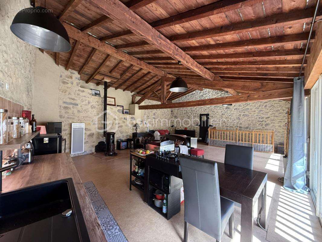 Appartement à LAROQUE-D'OLMES