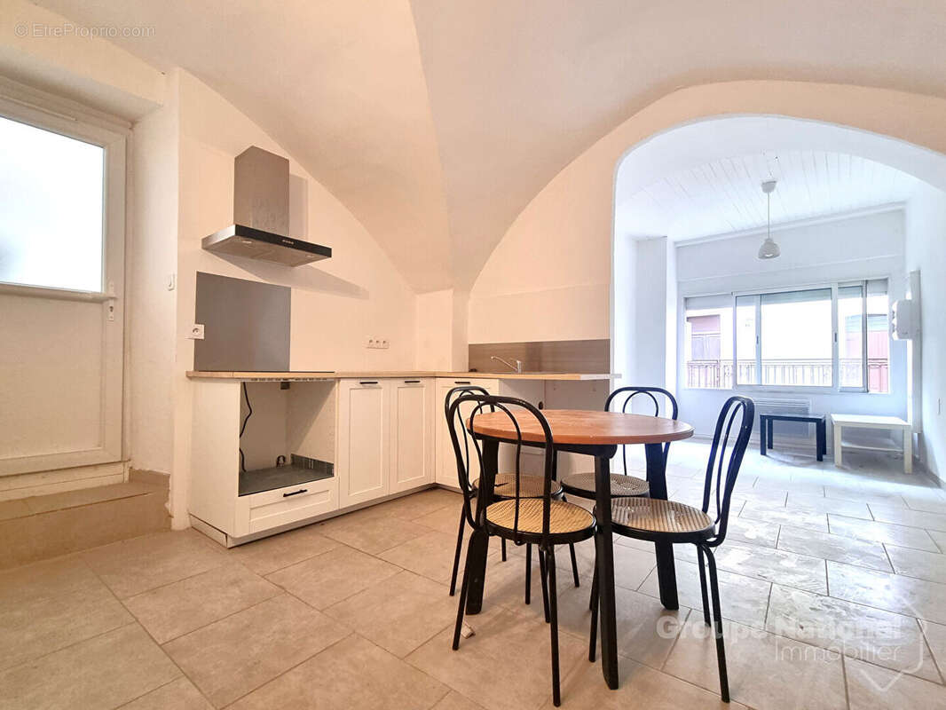 Immeuble de rapport  2 appartements loués  Centre-ville - photo 2