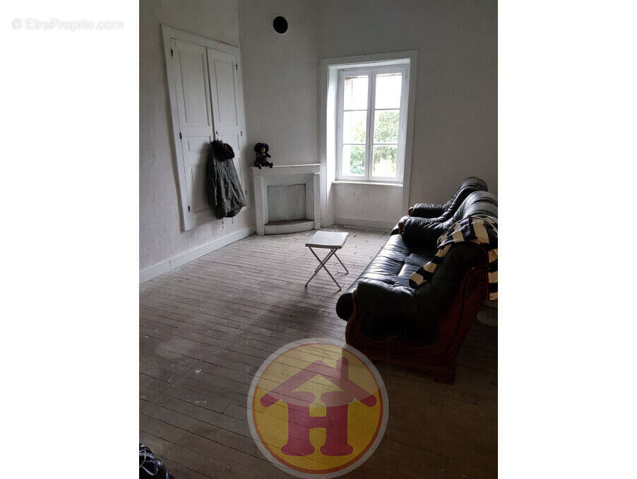 Maison à ORADOUR-SUR-VAYRES