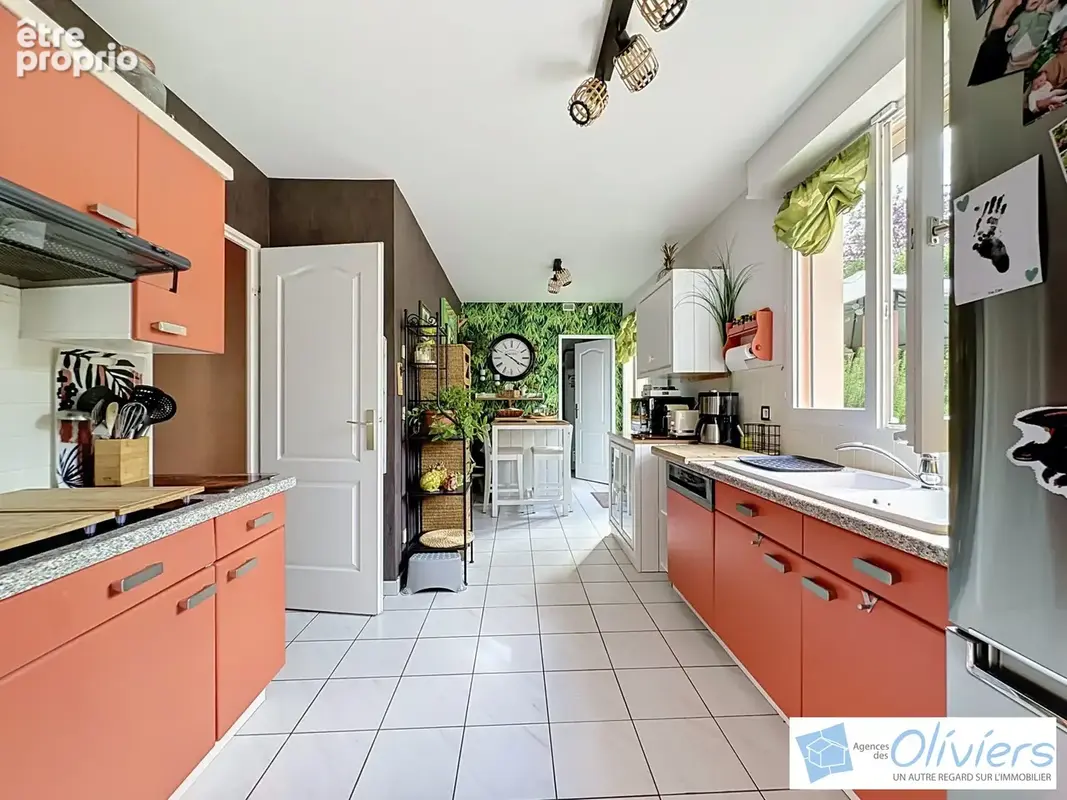 Maison 6 pièces 145 m² à vendre à Voisins-Le-Bretonneux (78960) - photo 5
