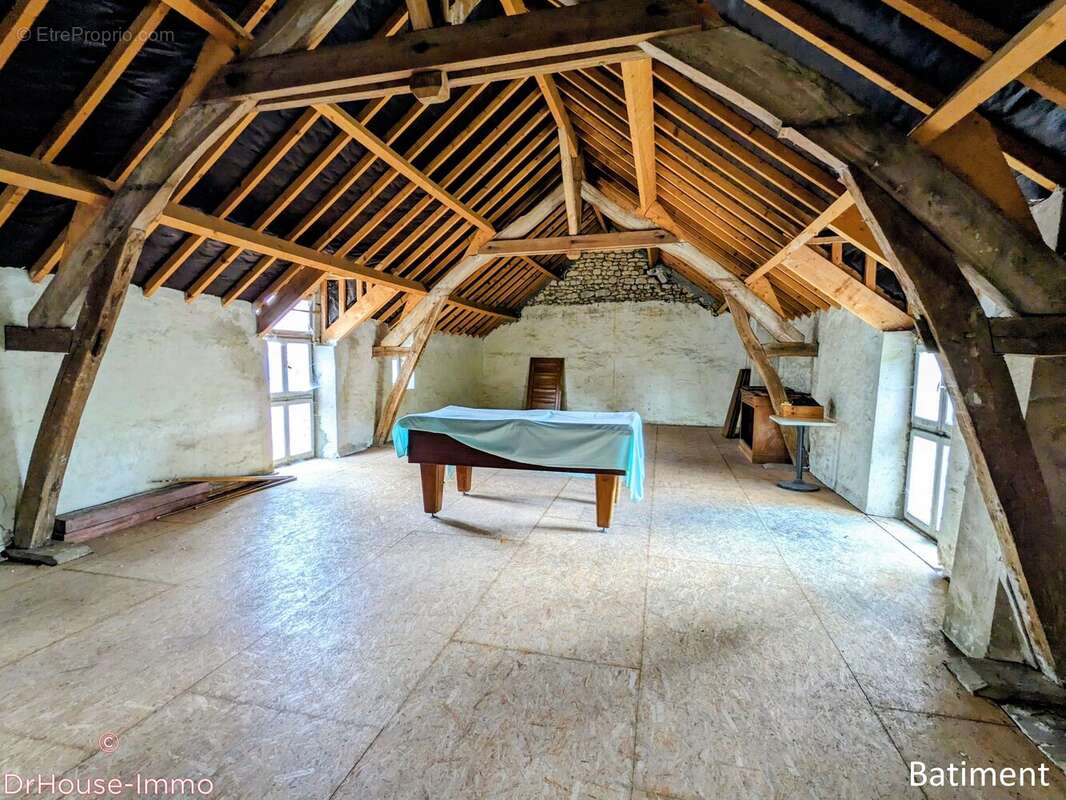 Maison 210 m² à Thoiry  - photo 6