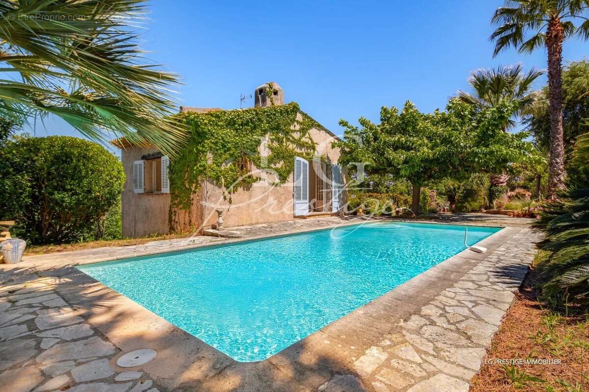 Maison à MANDELIEU-LA-NAPOULE