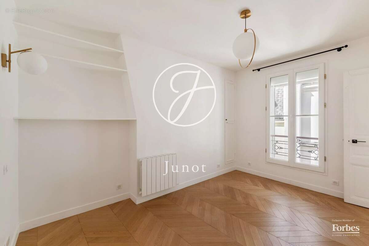 Appartement à PARIS-10E