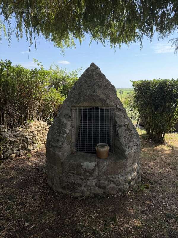 Maison à SAINT-BONNET-SUR-GIRONDE
