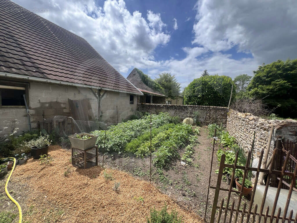 Maison à TANNERRE-EN-PUISAYE