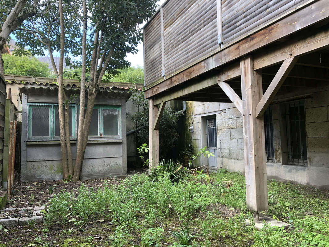 Maison à BARBEZIEUX-SAINT-HILAIRE