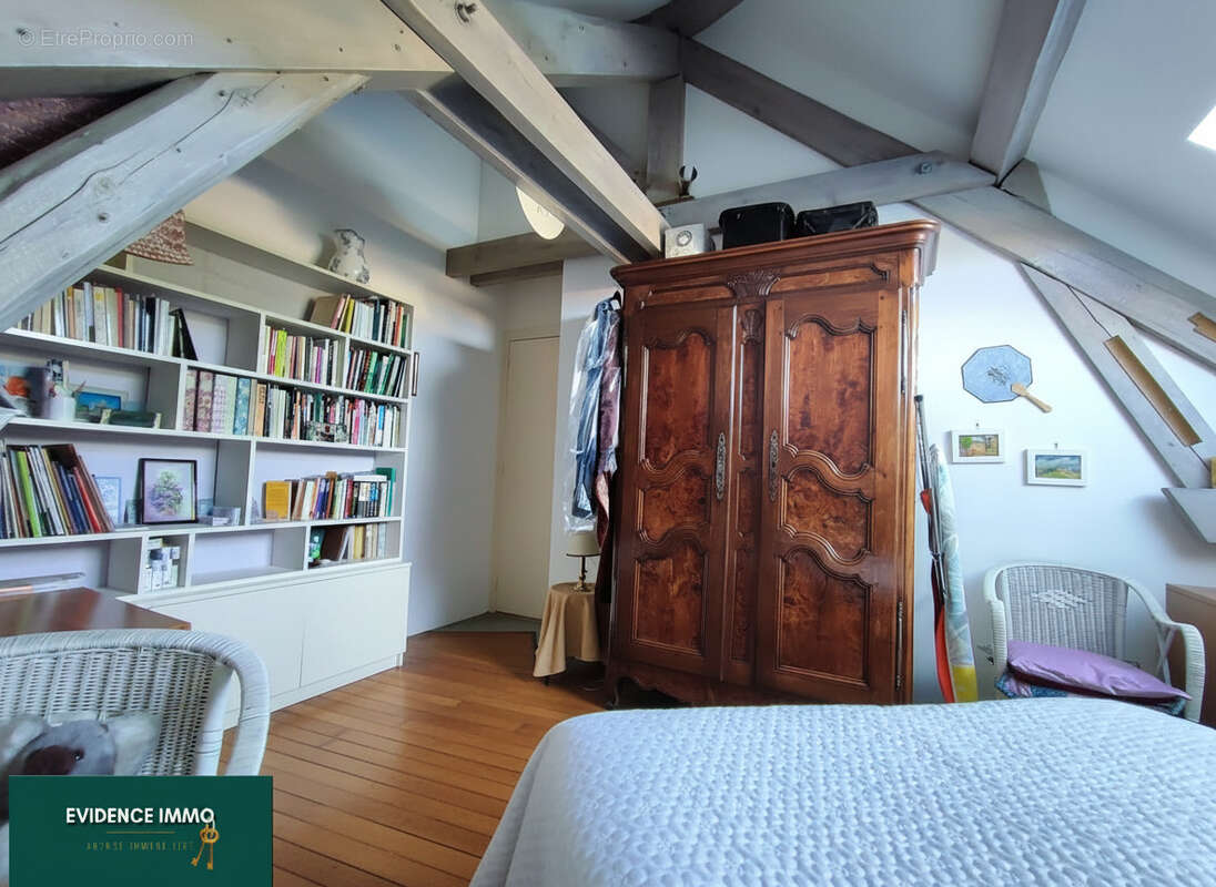 Appartement à NIVOLAS-VERMELLE