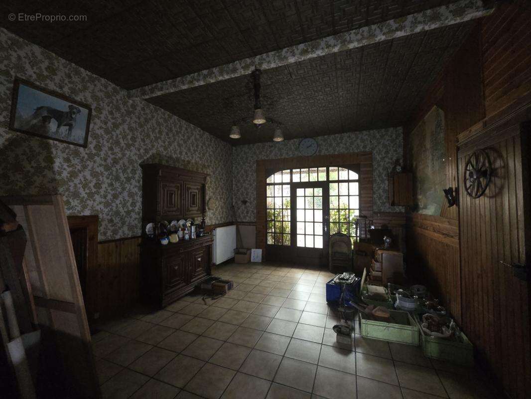 Maison à FESCHES-LE-CHATEL