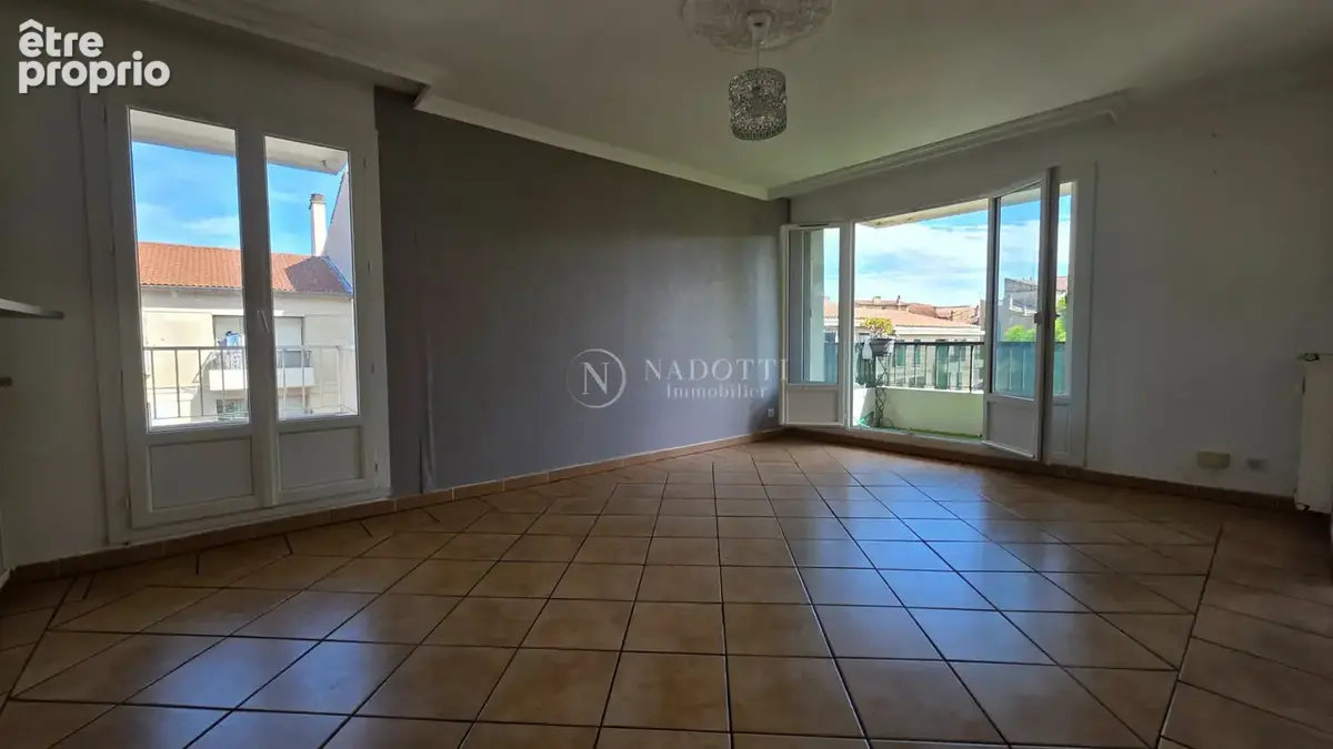 Cavaillon centre - Appartement  avec 2 balcons. - photo 5