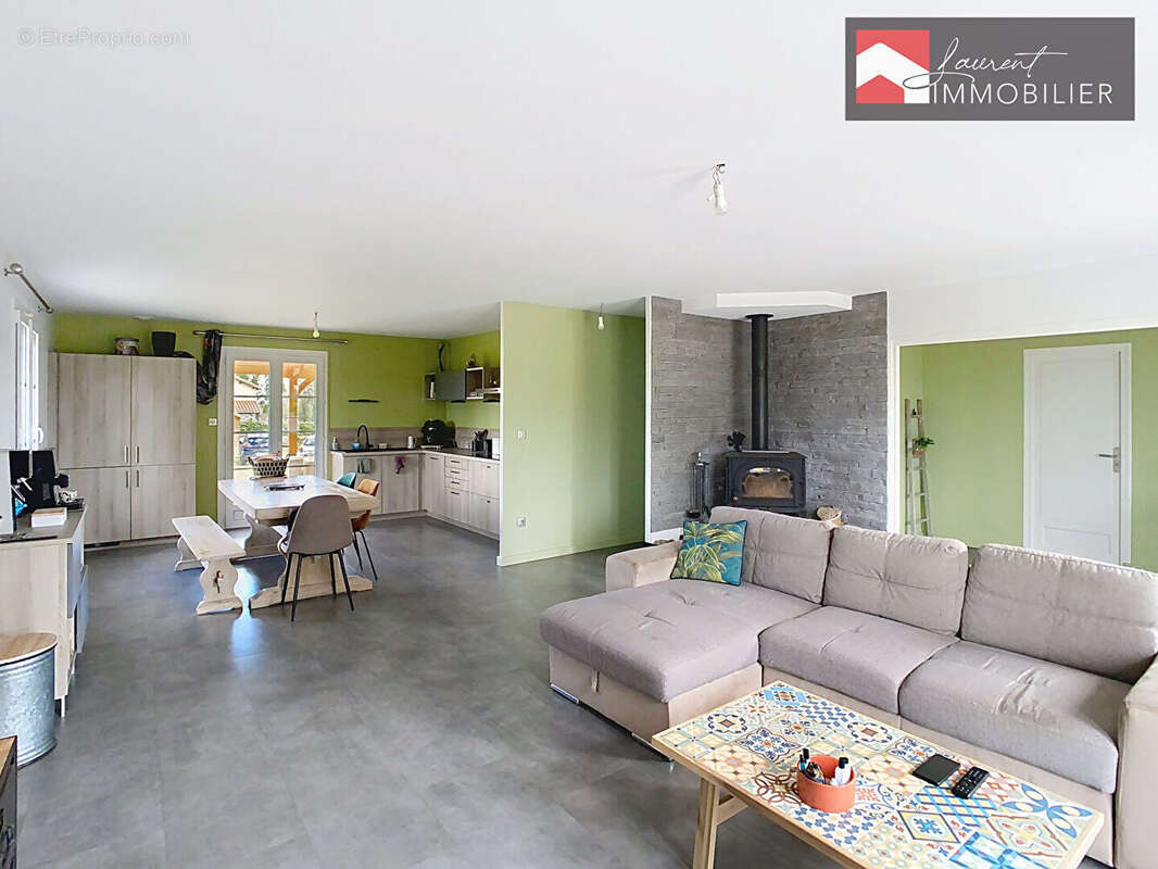 Maison à PONT-DE-VAUX