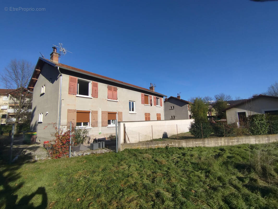 Appartement à LE PONT-DE-CLAIX