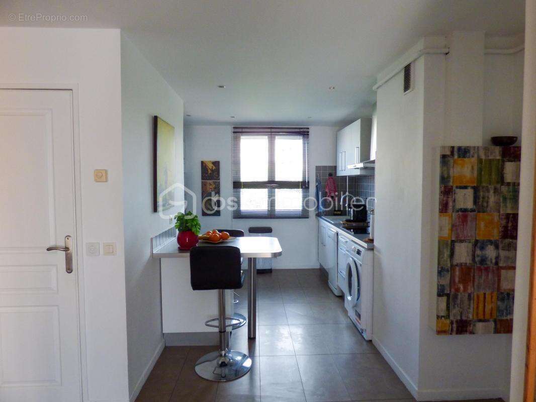 3 pièces traversant avec balcon – Résidence sécurisée , quartier dynamique - photo 7