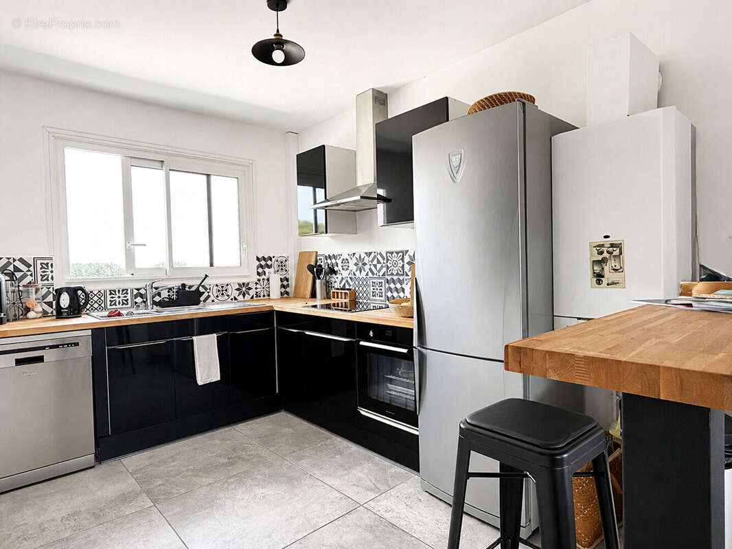 TOUT À PIED - Bel appartement rénové de 94 m² avec terrasse & garage - photo 3