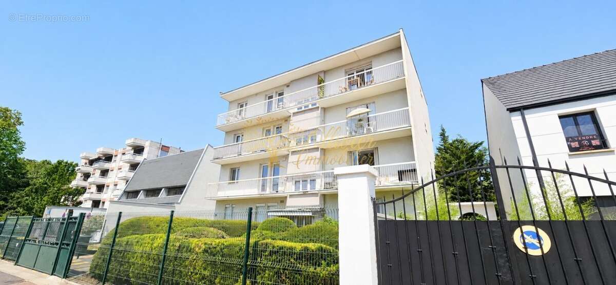 Appartement à SAINT-MAUR-DES-FOSSES
