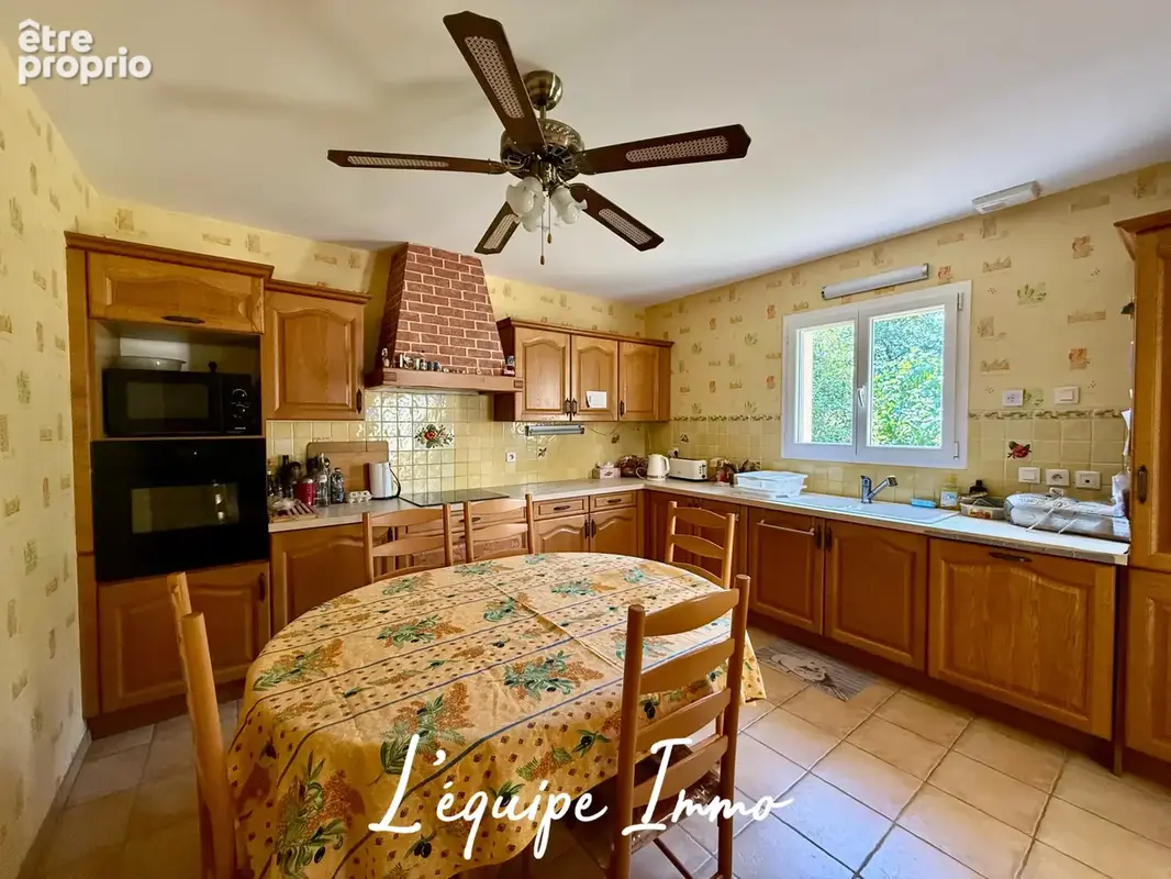 Maison familiale de 204 m2   Piscine   Environnement naturel privilégié - photo 6