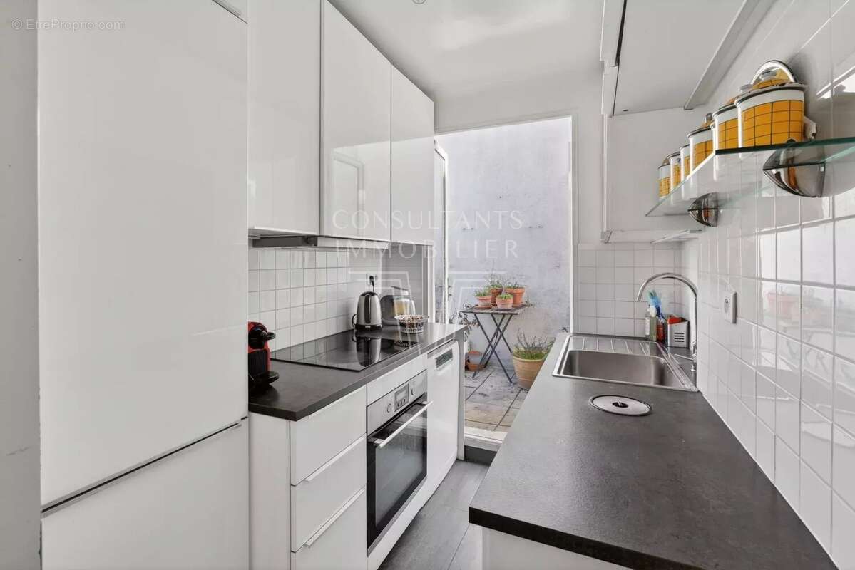 Appartement à PARIS-16E