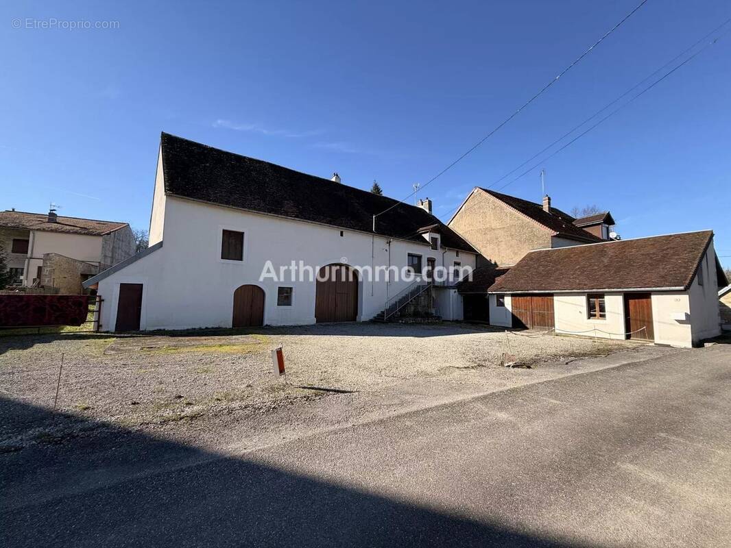 Maison à TRENAL