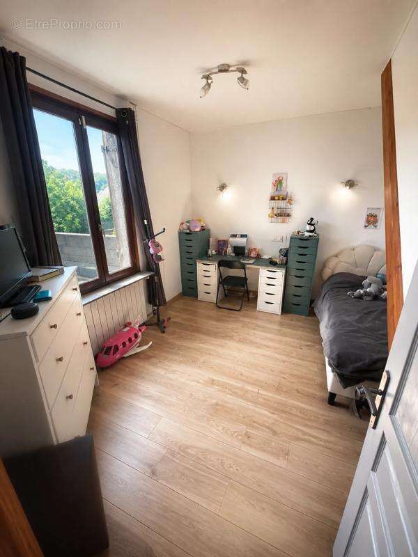 Maison de 6 pièces de 103 m² située à Creil - photo 7