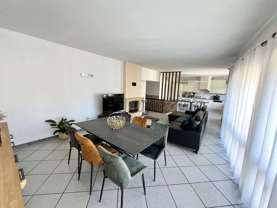 Appartement à VENISSIEUX