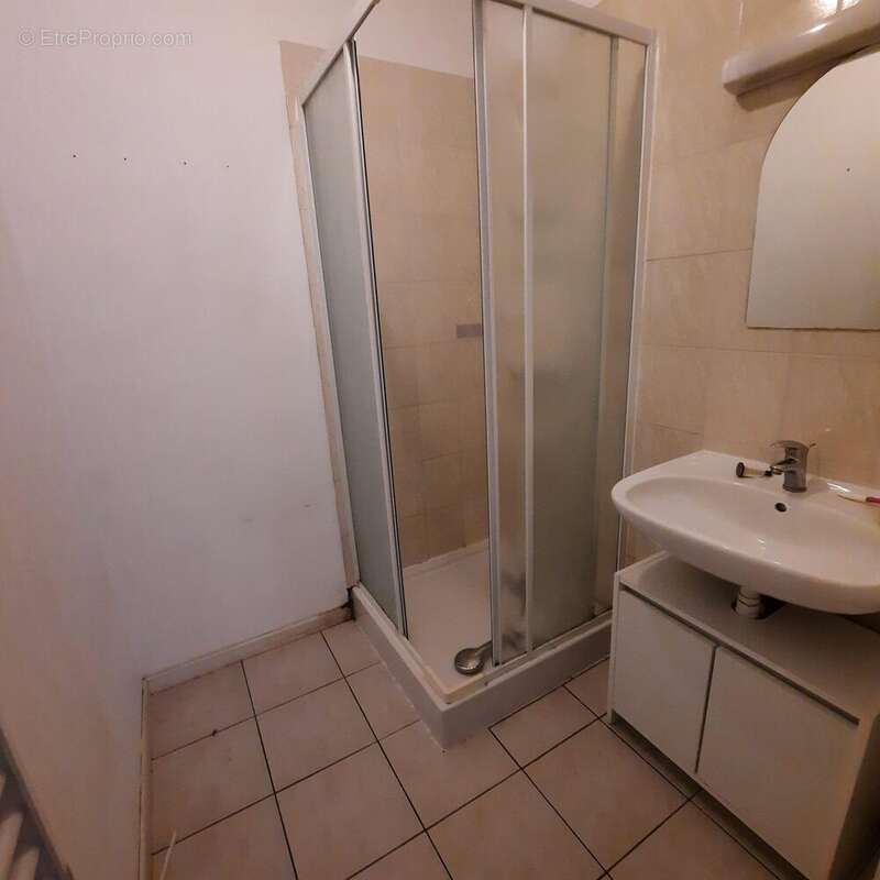 Appartement à SAINT-ETIENNE-DE-MONTLUC