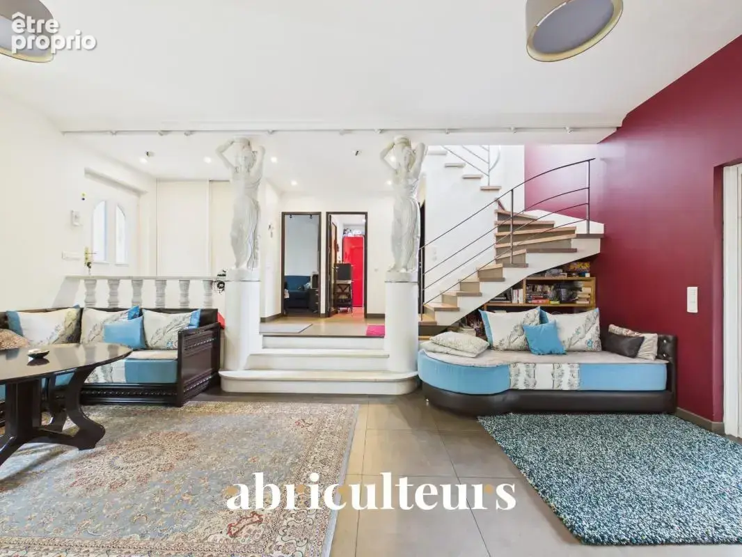Belle maison contemporaine T7 de 185m²  avec dépendance, terrasse et jardin arboré de 500m² –  Garage  - Colombes (92400) - photo 4