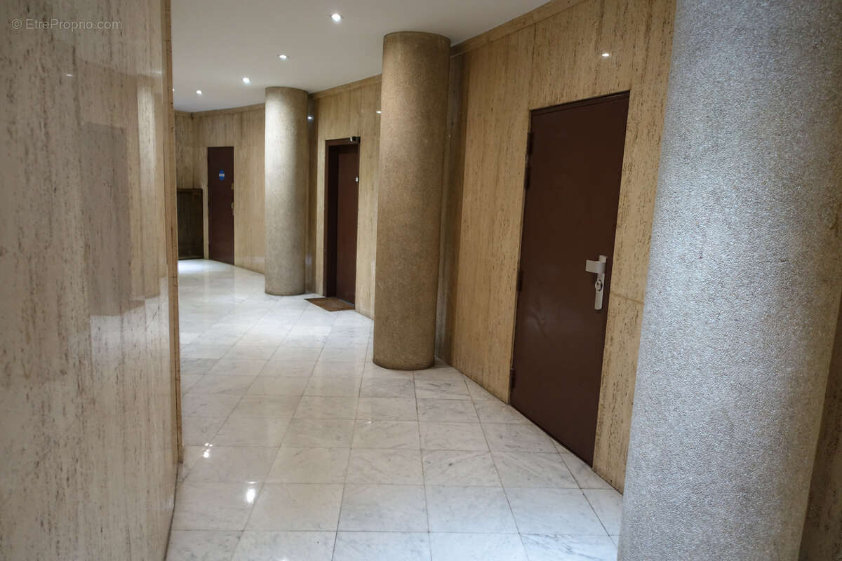 Commerce à PARIS-12E