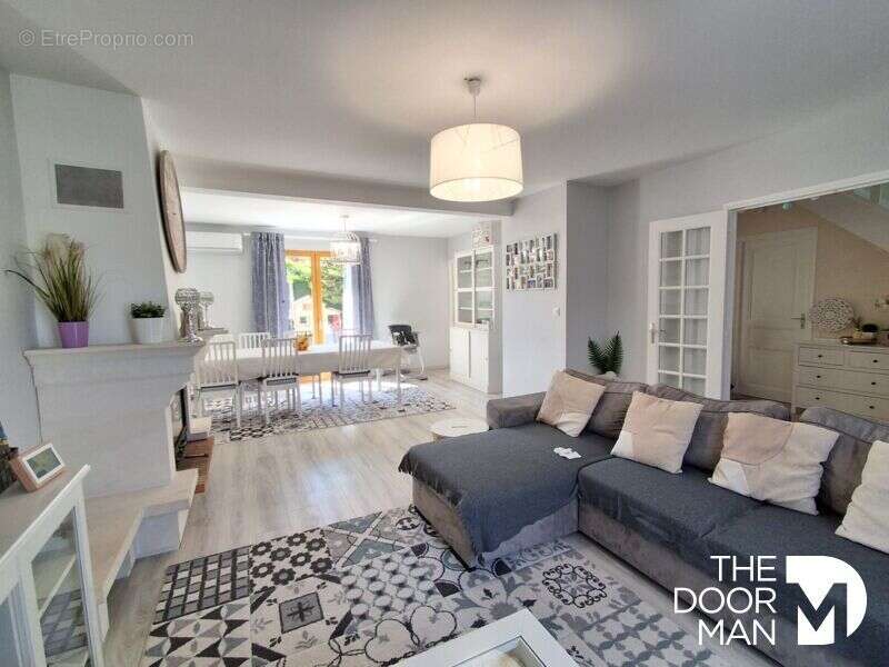 Maison à LE PERRAY-EN-YVELINES