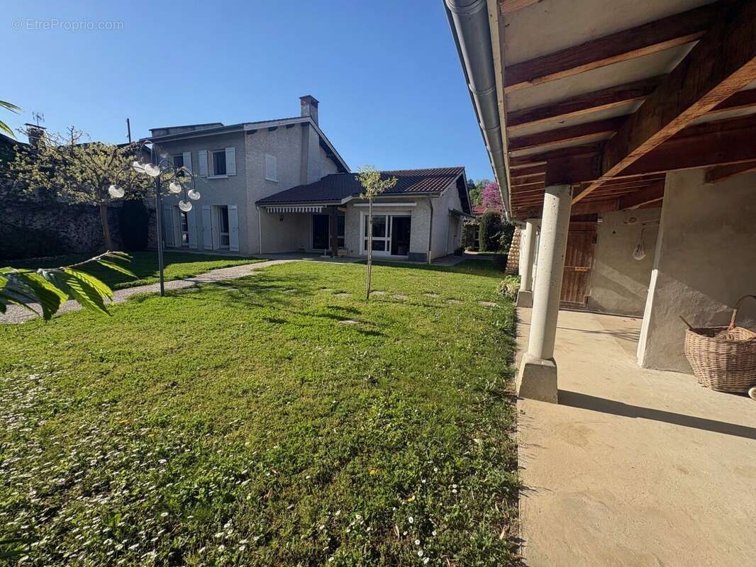 Maison à BEAUREPAIRE