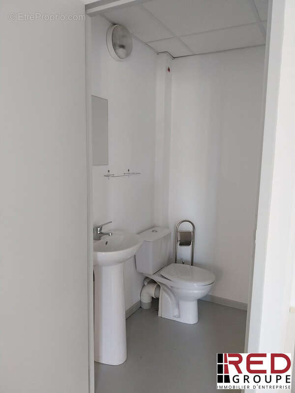 Commerce à EGUILLES