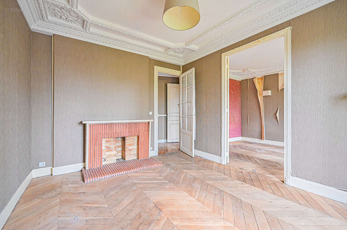 Appartement à PARIS-14E