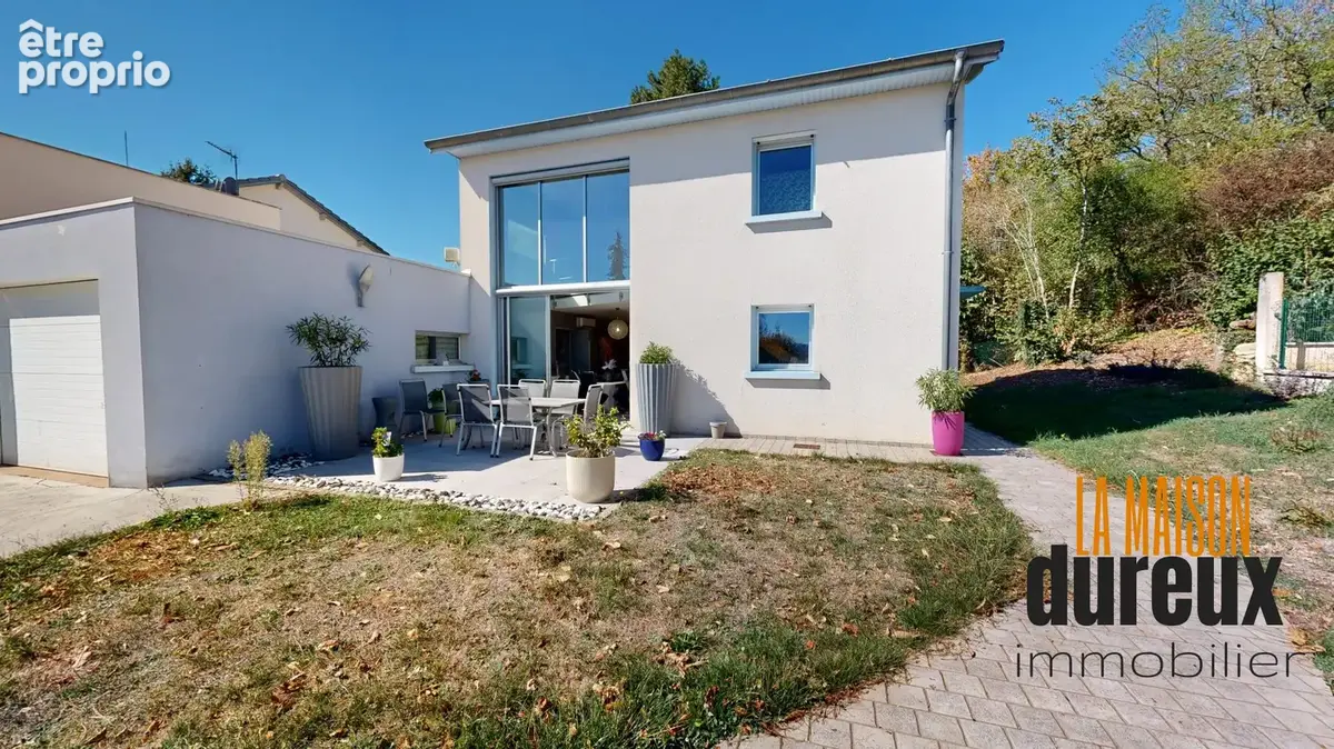 Maison à POUILLEY-LES-VIGNES