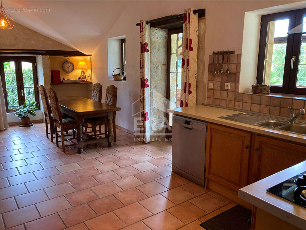 Maison à SAINT-ASTIER