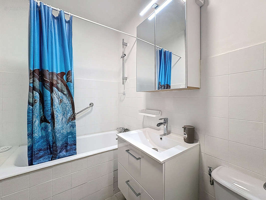 Appartement à SIX-FOURS-LES-PLAGES