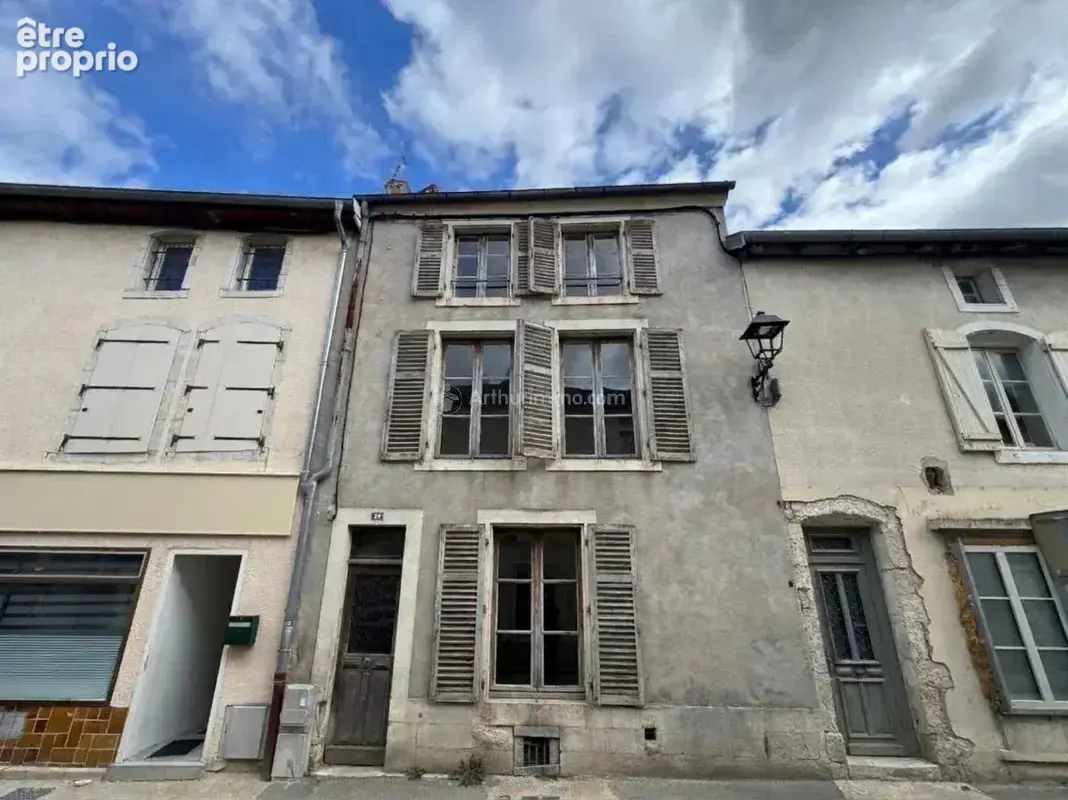 Maison à NEUFCHATEAU