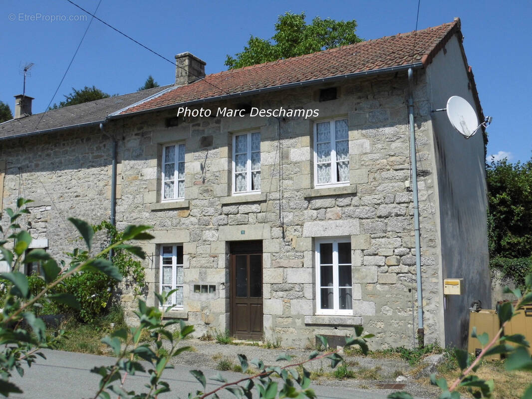 Maison à SAINT-JUNIEN-LA-BREGERE