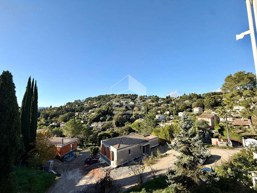 Appartement à MOUGINS