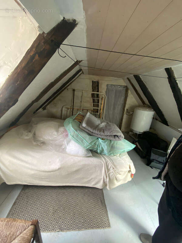 Maison à LA ROCHE-CANILLAC
