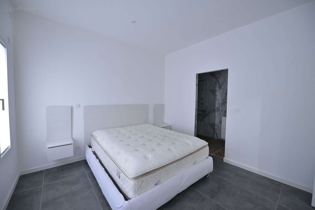 Maison à MONTREUIL-JUIGNE