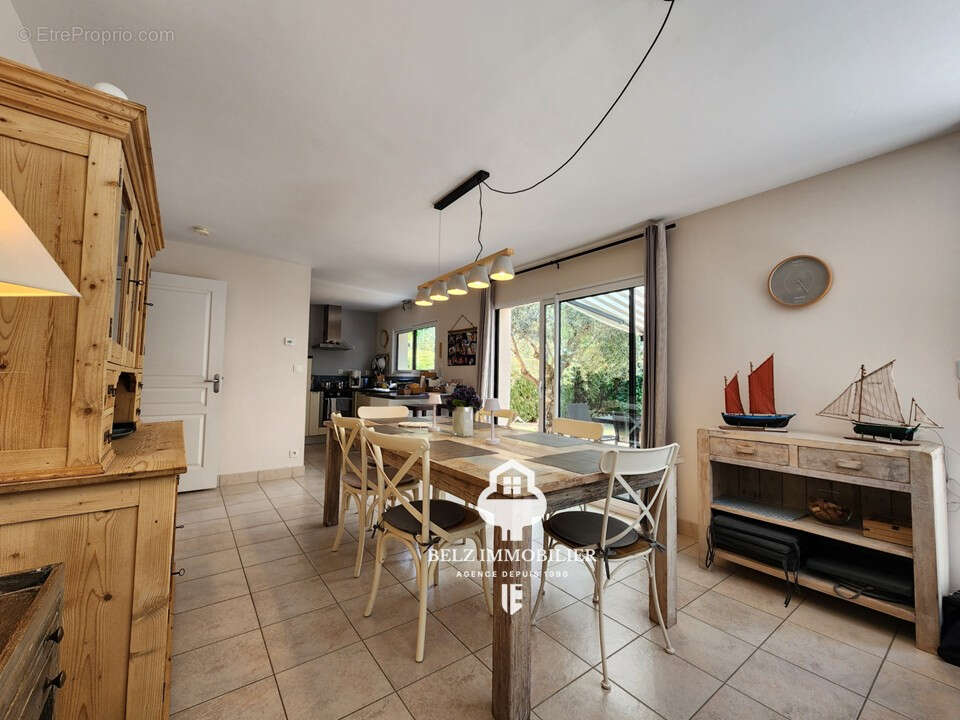 56400 Maison Ploemel contemporaine 4 chambres dont 1 en rdc garage TRES BON ETAT Jardin de 469m² - photo 5